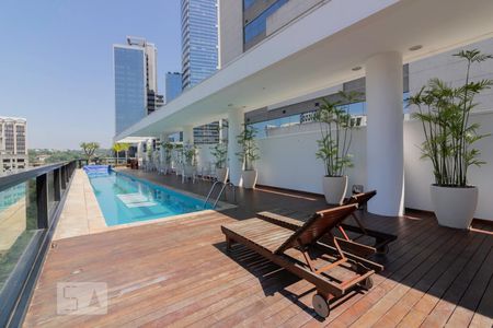 Apartamento à venda com 123m², 1 quarto e 3 vagas Apartamento à venda com 123m², 1 quarto e 3 vagasÁrea comum - Piscina