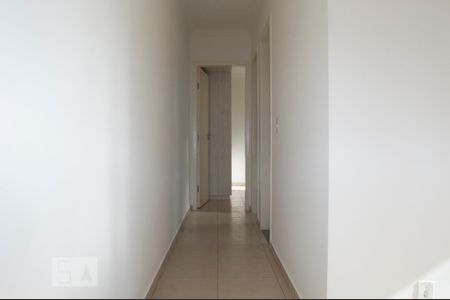 Corredor de apartamento para alugar com 1 quarto, 50m² em Presidente Roosevelt, Uberlândia
