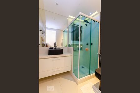 Apartamento para alugar com 65m², 2 quartos e 1 vaga Apartamento para alugar com 65m², 2 quartos e 1 vagaBanheiro da Suite 2