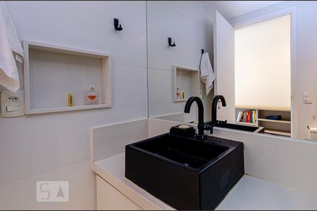 Apartamento para alugar com 65m², 2 quartos e 1 vaga Apartamento para alugar com 65m², 2 quartos e 1 vagaBanheiro da Suite 2