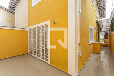 Casa à venda com 176m², 2 quartos e 2 vagasQuintal