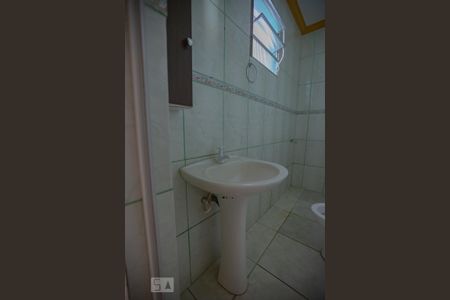 Banheiro Suíte 1 de casa para alugar com 2 quartos, 120m² em Parque Residencial Cândido Portinari, Ribeirão Preto