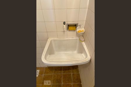 Apartamento à venda com 140m², 2 quartos e 1 vagaÁrea de Serviço