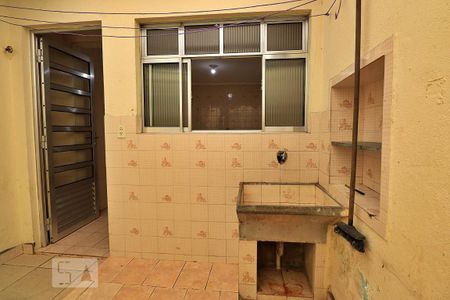 Casa à venda com 167m², 3 quartos e 3 vagasÁrea de Serviço - Casa Fundos