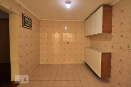 Casa à venda com 167m², 3 quartos e 3 vagasCozinha - Casa Fundos