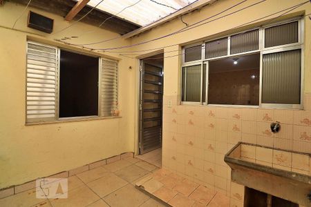 Casa à venda com 167m², 3 quartos e 3 vagasÁrea de Serviço - Casa Fundos