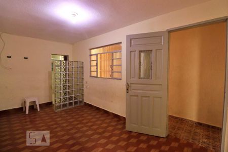 Casa à venda com 167m², 3 quartos e 3 vagasSala - Casa Fundos