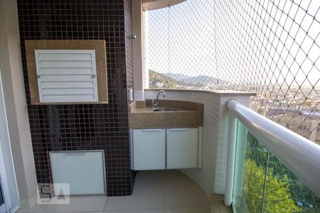 Varanda da sala de apartamento para alugar com 4 quartos, 128m² em Itacorubi, Florianópolis