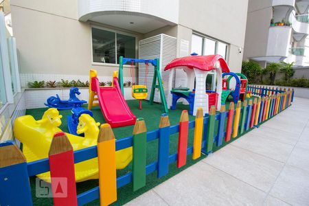 Apartamento para alugar com 128m², 4 quartos e 2 vagasÁrea Comum - Playground
