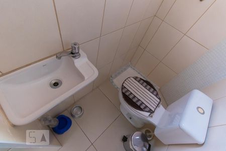 Lavabo de apartamento à venda com 3 quartos, 70m² em Vila Firmiano Pinto, São Paulo