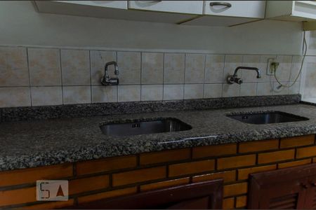 Casa à venda com 150m², 3 quartos e 2 vagas Casa à venda com 150m², 3 quartos e 2 vagasCozinha