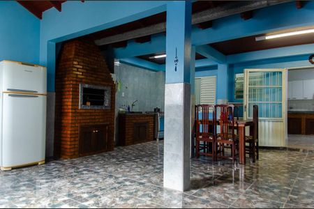 Casa à venda com 150m², 3 quartos e 2 vagas Casa à venda com 150m², 3 quartos e 2 vagasEspaço Gourmet