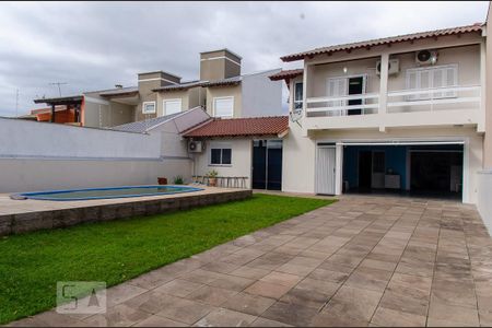 Casa à venda com 150m², 3 quartos e 2 vagas Casa à venda com 150m², 3 quartos e 2 vagasFachada