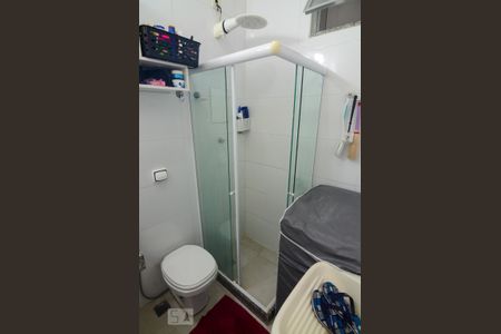 Banheiro de kitnet/studio para alugar com 1 quarto, 30m² em Centro, Rio de Janeiro