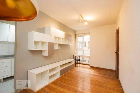 Sala  de apartamento à venda com 1 quarto, 46m² em Vila Ipiranga, Porto Alegre