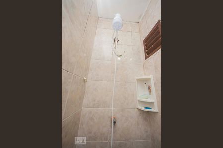 Banheiro  de apartamento à venda com 1 quarto, 46m² em Vila Ipiranga, Porto Alegre