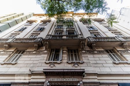 Apartamento à venda com 76m², 1 quarto e sem vaga Apartamento à venda com 76m², 1 quarto e sem vagaFachada
