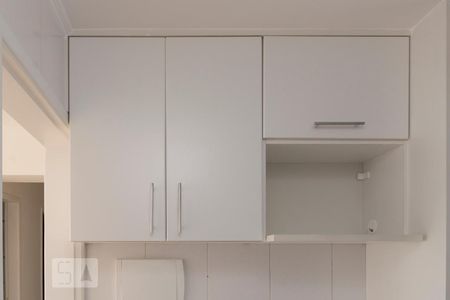 Apartamento para alugar com 78m², 2 quartos e 1 vaga Apartamento para alugar com 78m², 2 quartos e 1 vagaCozinha - Armários