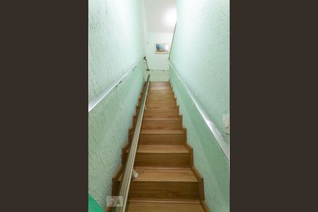 Casa à venda com 303m², 3 quartos e 2 vagas Casa à venda com 303m², 3 quartos e 2 vagasEscada