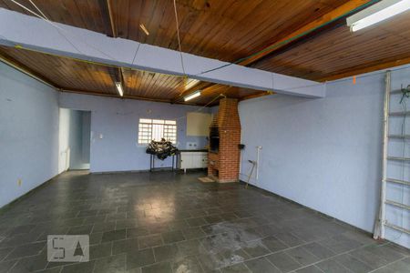 Casa à venda com 303m², 3 quartos e 2 vagas Casa à venda com 303m², 3 quartos e 2 vagasChurrasqueira