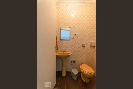 Casa à venda com 303m², 3 quartos e 2 vagas Casa à venda com 303m², 3 quartos e 2 vagasBanheiro 2