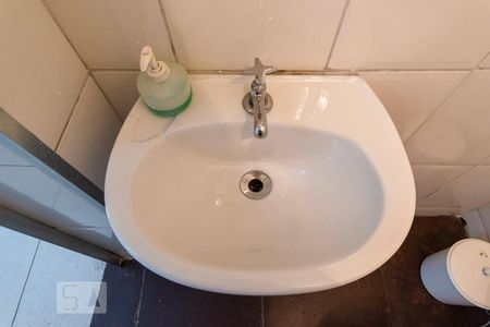 Casa à venda com 303m², 3 quartos e 2 vagas Casa à venda com 303m², 3 quartos e 2 vagasBanheiro de Serviço