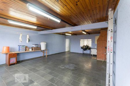 Casa à venda com 303m², 3 quartos e 2 vagas Casa à venda com 303m², 3 quartos e 2 vagasChurrasqueira