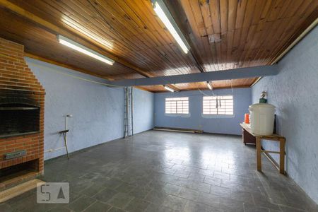Casa à venda com 303m², 3 quartos e 2 vagas Casa à venda com 303m², 3 quartos e 2 vagasChurrasqueira