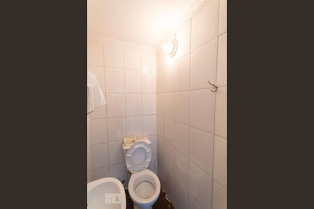 Casa à venda com 303m², 3 quartos e 2 vagas Casa à venda com 303m², 3 quartos e 2 vagasBanheiro de Serviço