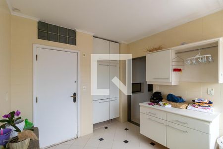 Apartamento à venda com 269m², 4 quartos e 4 vagas Apartamento à venda com 269m², 4 quartos e 4 vagasÁrea de serviço