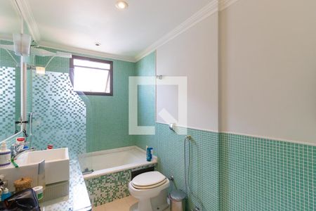 Apartamento à venda com 269m², 4 quartos e 4 vagas Apartamento à venda com 269m², 4 quartos e 4 vagasBanheiro social