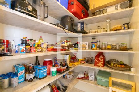 Apartamento à venda com 269m², 4 quartos e 4 vagas Apartamento à venda com 269m², 4 quartos e 4 vagasDispensa