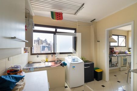 Apartamento à venda com 269m², 4 quartos e 4 vagas Apartamento à venda com 269m², 4 quartos e 4 vagasÁrea de serviço