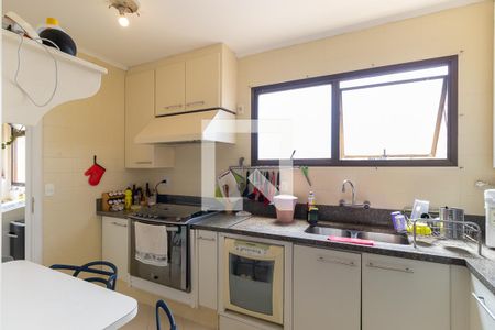 Apartamento à venda com 269m², 4 quartos e 4 vagas Apartamento à venda com 269m², 4 quartos e 4 vagasCozinha