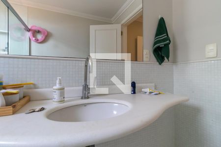 Apartamento à venda com 269m², 4 quartos e 4 vagas Apartamento à venda com 269m², 4 quartos e 4 vagasBanheiro da suíte 2