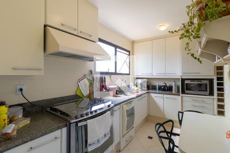 Apartamento à venda com 269m², 4 quartos e 4 vagas Apartamento à venda com 269m², 4 quartos e 4 vagasCozinha