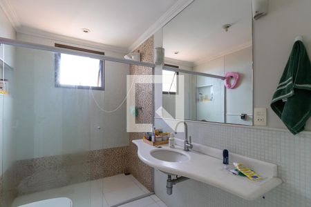 Apartamento à venda com 269m², 4 quartos e 4 vagas Apartamento à venda com 269m², 4 quartos e 4 vagasBanheiro da suíte 2