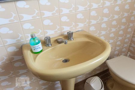 Casa à venda com 298m², 6 quartos e 1 vagaBanheiro