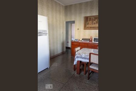 Casa à venda com 298m², 6 quartos e 1 vagaCozinha