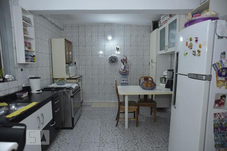 Casa para alugar com 225m², 2 quartos e sem vagaCozinha