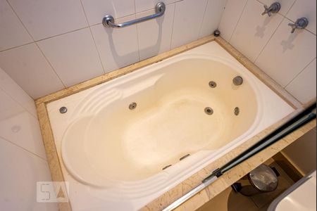 Apartamento para alugar com 135m², 3 quartos e 1 vaga Apartamento para alugar com 135m², 3 quartos e 1 vagaBanheiro da Suíte