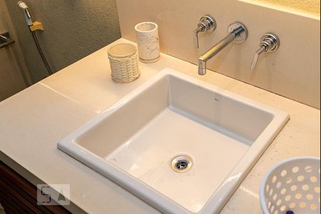 Apartamento para alugar com 135m², 3 quartos e 1 vaga Apartamento para alugar com 135m², 3 quartos e 1 vagaBanheiro Social