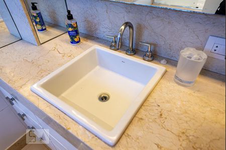 Apartamento para alugar com 135m², 3 quartos e 1 vaga Apartamento para alugar com 135m², 3 quartos e 1 vagaBanheiro da Suíte