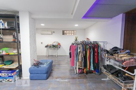 Casa à venda com 450m², 4 quartos e 4 vagasQuarto subsolo