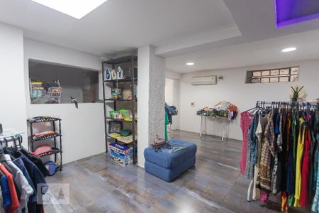 Casa à venda com 450m², 4 quartos e 4 vagasQuarto subsolo