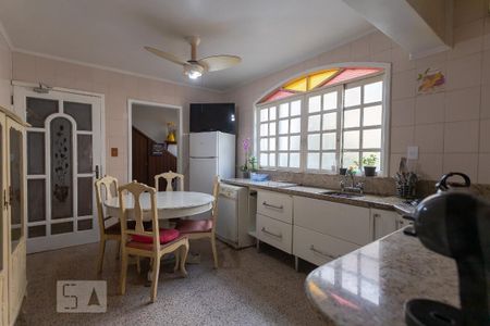 Casa à venda com 450m², 4 quartos e 4 vagasCozinha