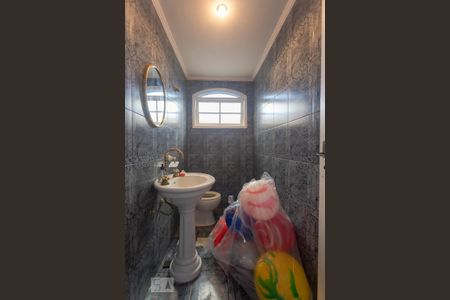 Casa à venda com 450m², 4 quartos e 4 vagasBanheiro 3