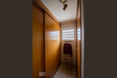 Casa à venda com 464m², 4 quartos e 3 vagasCloset Suíte 1