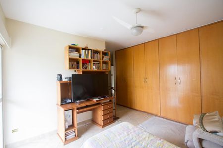 Casa à venda com 464m², 4 quartos e 3 vagasSuíte 2