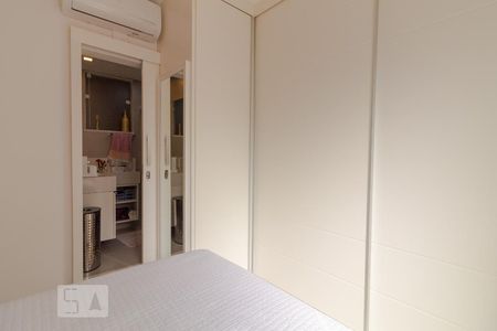Suíte 1 de apartamento à venda com 2 quartos, 45m² em Copacabana, Rio de Janeiro